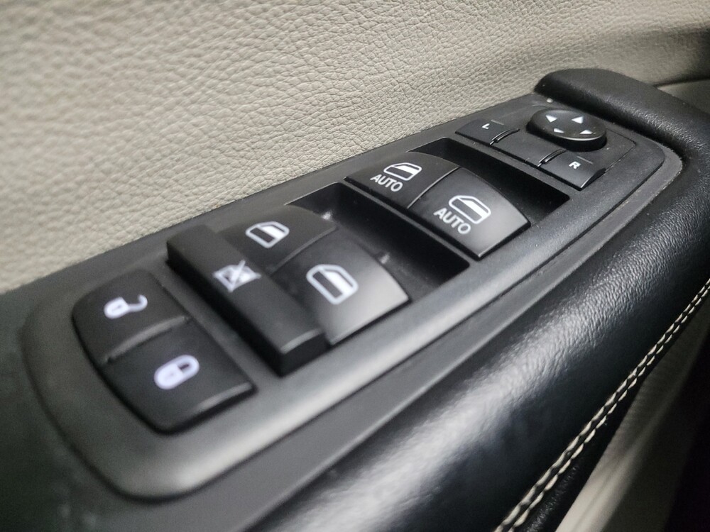2021 Chrysler Voyager in Indianapolis, IN 46222 - 18142384 27