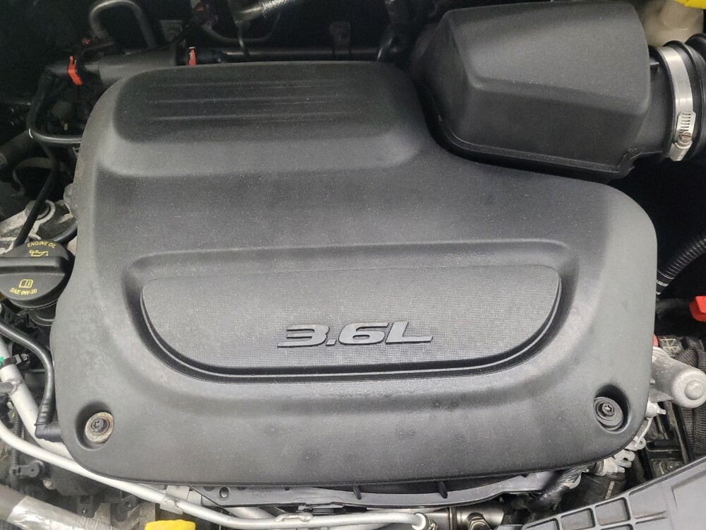 2021 Chrysler Voyager in Indianapolis, IN 46222 - 18142384 30