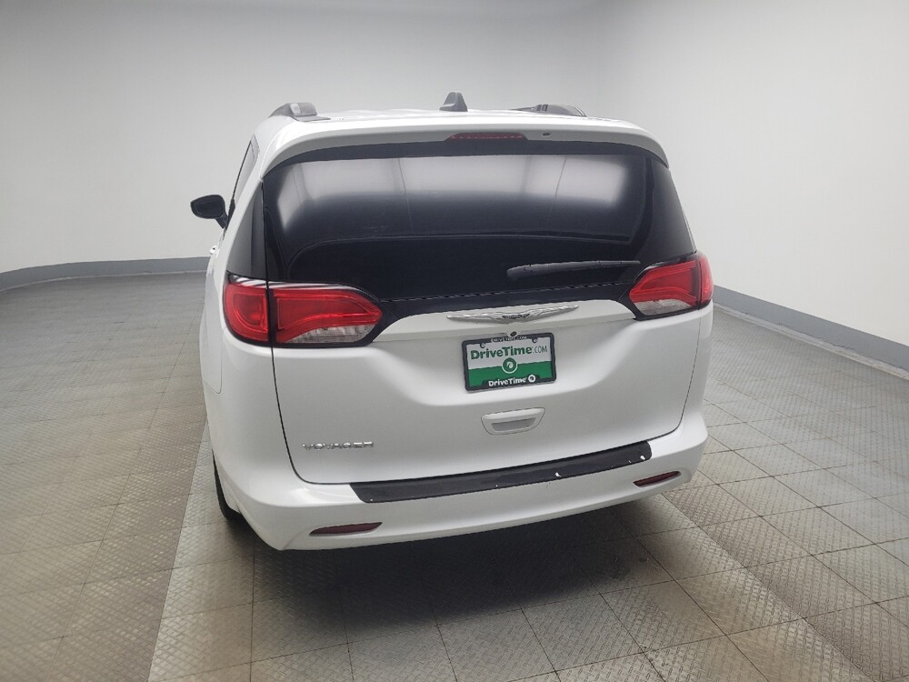 2021 Chrysler Voyager in Indianapolis, IN 46222 - 18142384 5