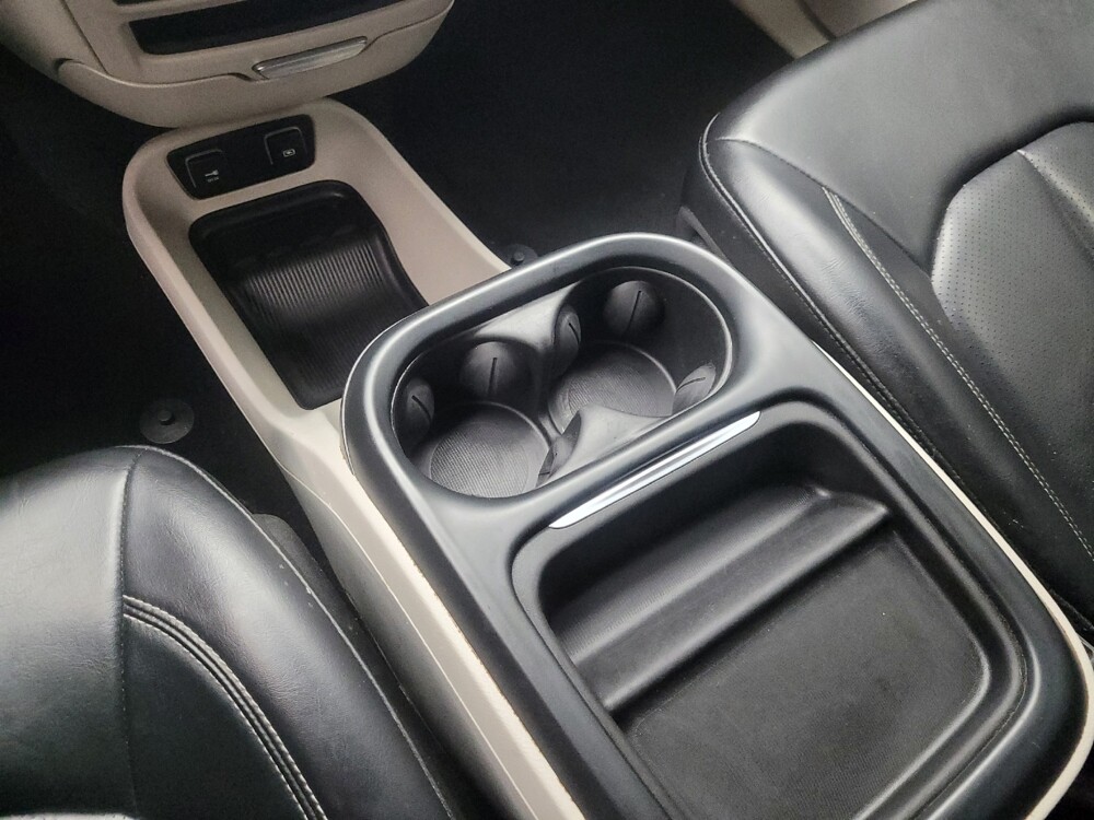 2021 Chrysler Voyager in Indianapolis, IN 46222 - 18142384 26