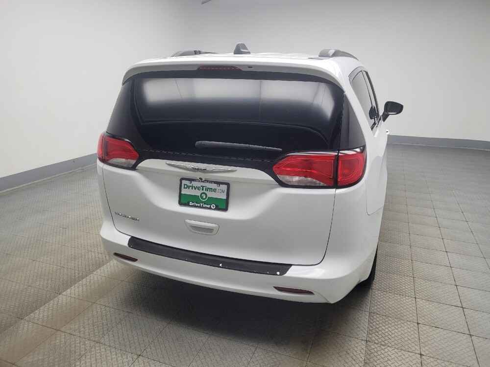2021 Chrysler Voyager in Indianapolis, IN 46222 - 18142384 6