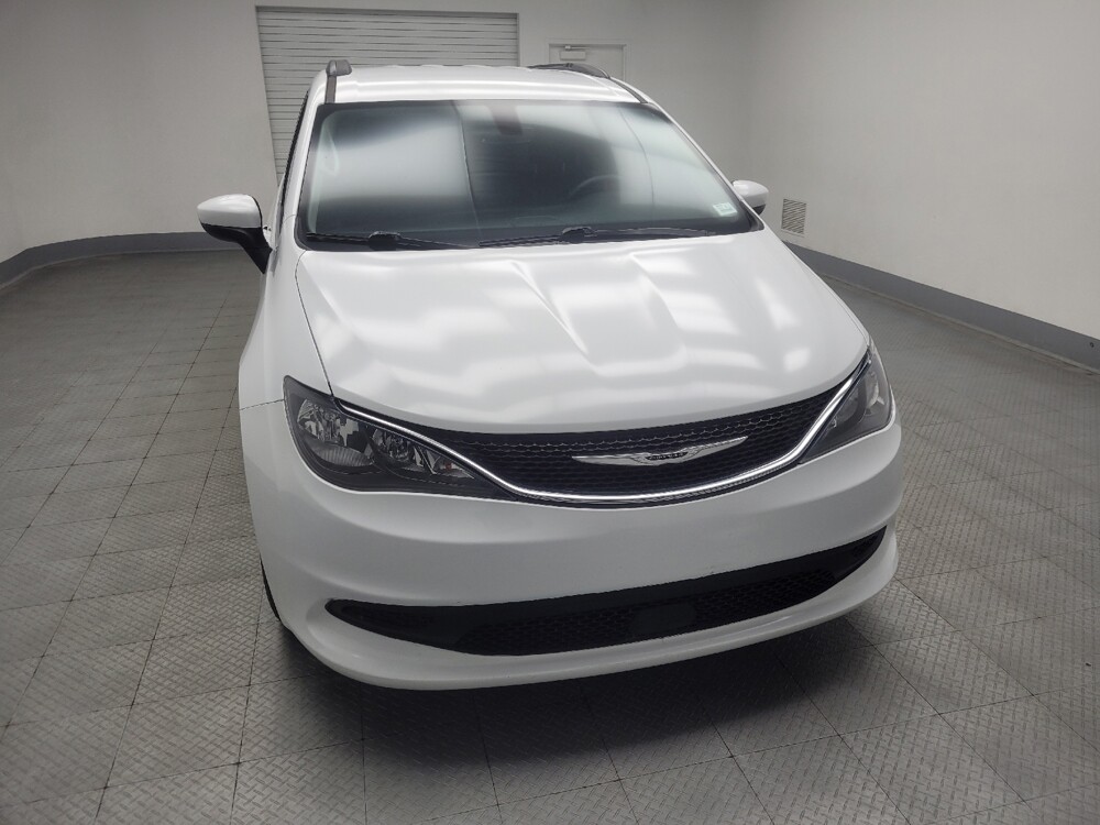 2021 Chrysler Voyager in Indianapolis, IN 46222 - 18142384 14