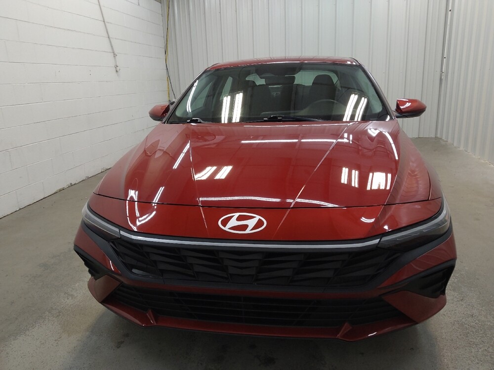 2024 Hyundai Elantra in Fairfield, OH 45014 - 18142391 15
