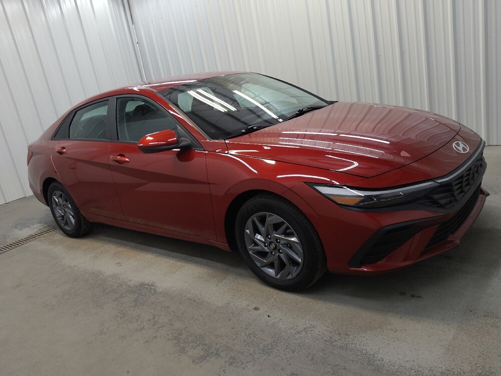 2024 Hyundai Elantra in Fairfield, OH 45014 - 18142391 11