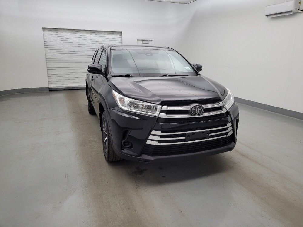 2019 Toyota Highlander in Fairfield, OH 45014 - 18142395 14
