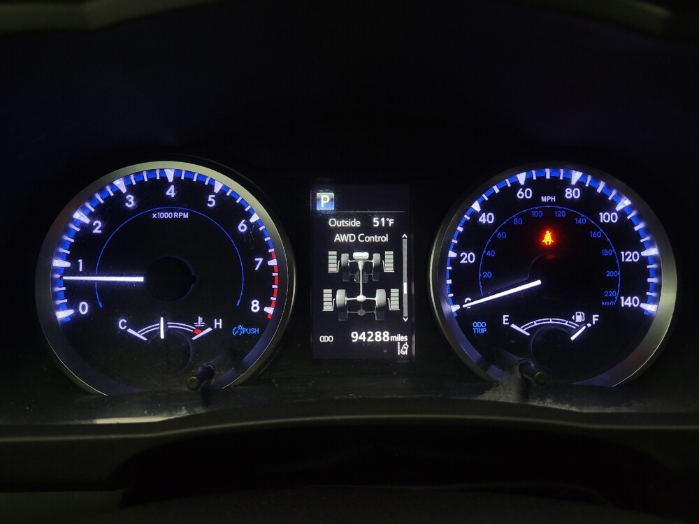 2019 Toyota Highlander in Fairfield, OH 45014 - 18142395 23