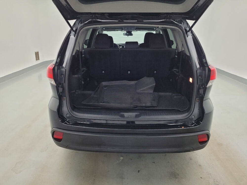 2019 Toyota Highlander in Fairfield, OH 45014 - 18142395 29