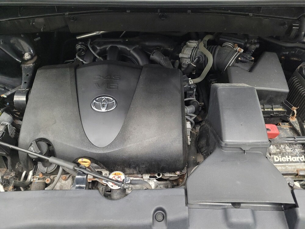 2019 Toyota Highlander in Fairfield, OH 45014 - 18142395 30