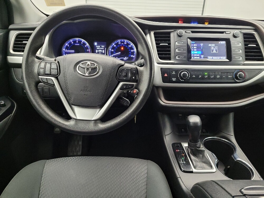 2019 Toyota Highlander in Fairfield, OH 45014 - 18142395 22