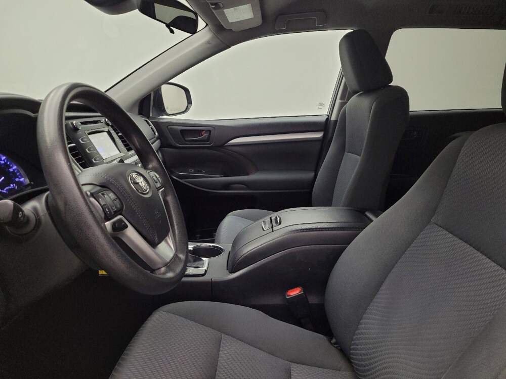 2019 Toyota Highlander in Fairfield, OH 45014 - 18142395 17