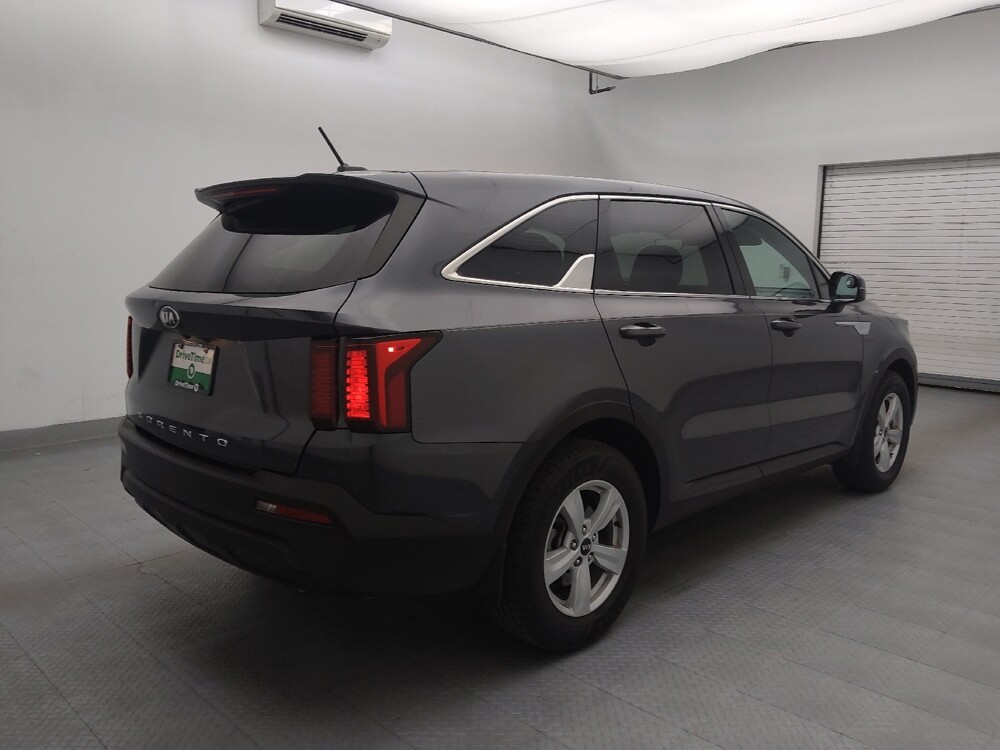 2021 Kia Sorento in Fayetteville, NC 28304 - 18142405 9