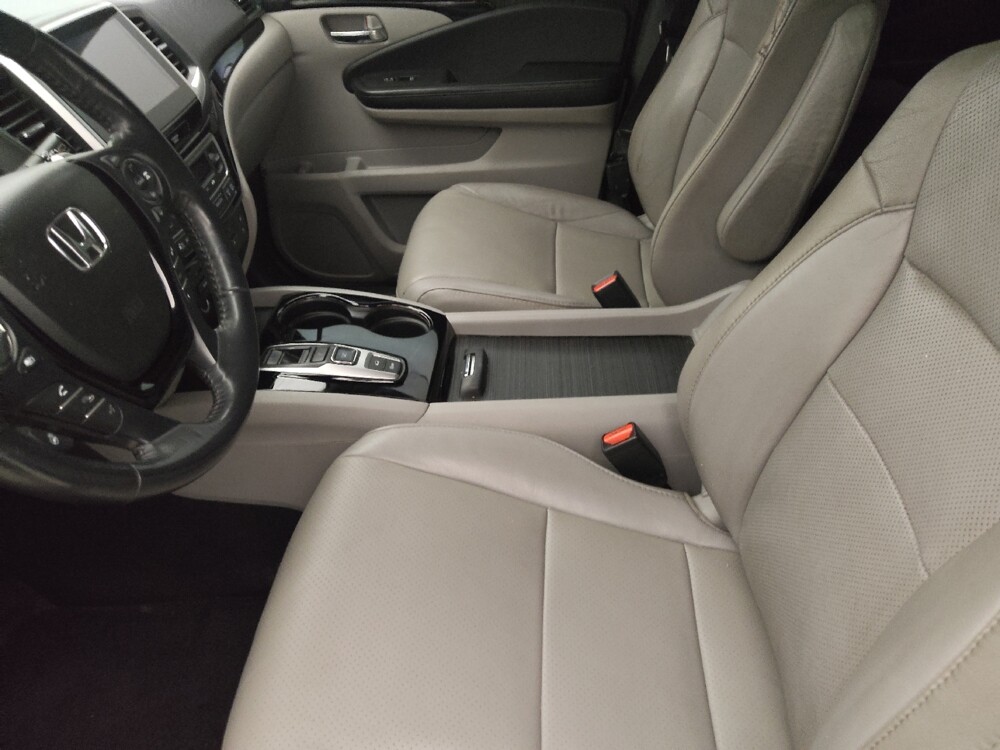 2017 Honda Pilot in Tampa, FL 33612 - 18142422 17