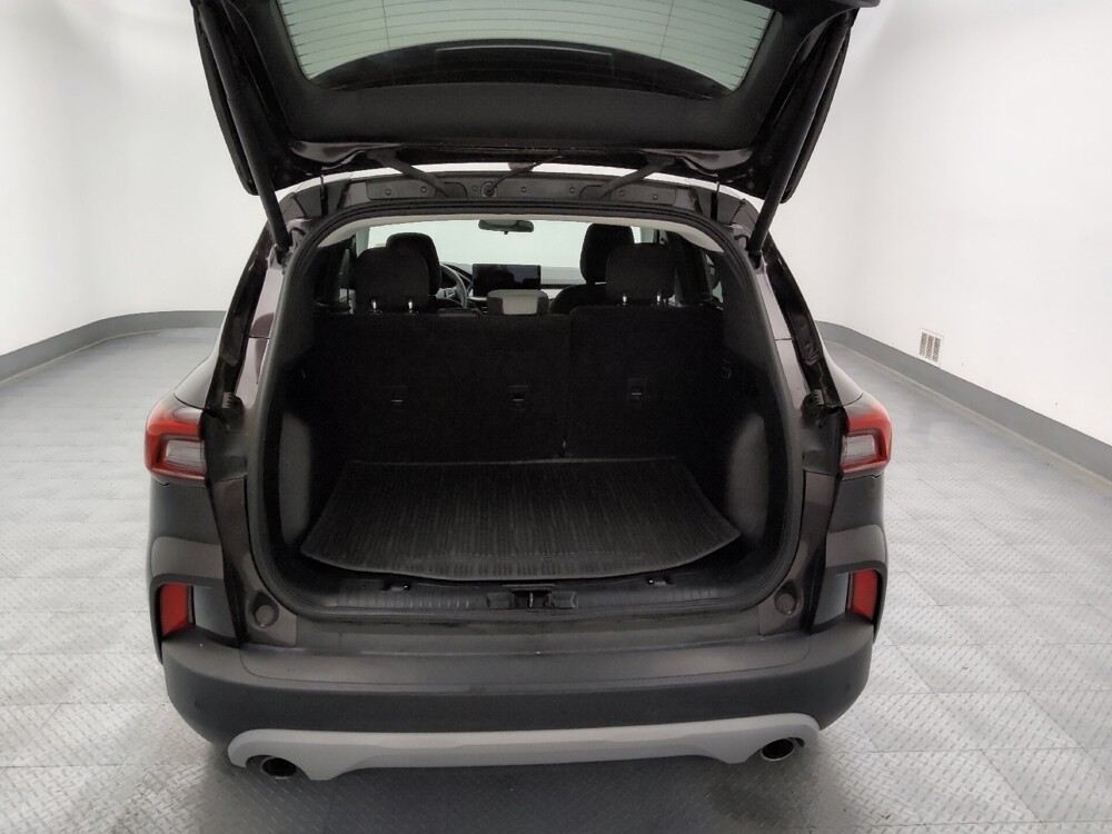 2023 Ford Escape in St. Louis, MO 63136 - 18142450 29
