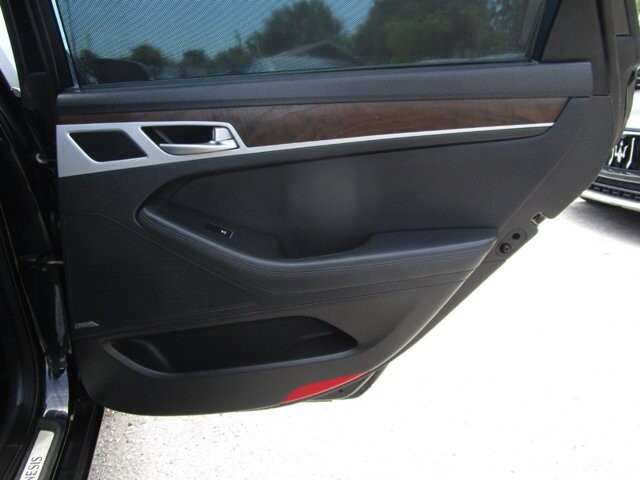 2015 Hyundai Genesis in Tampa, FL 33604-6914 - 18142482 20