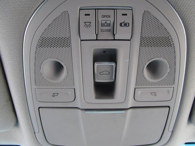 2015 Hyundai Genesis in Tampa, FL 33604-6914 - 18142482 15