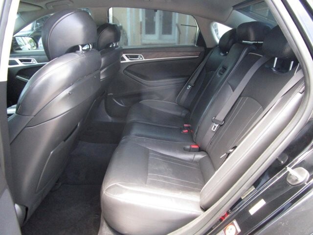 2015 Hyundai Genesis in Tampa, FL 33604-6914 - 18142482 11