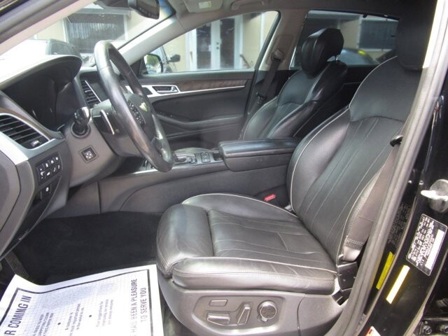 2015 Hyundai Genesis in Tampa, FL 33604-6914 - 18142482 9