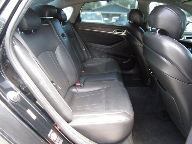 2015 Hyundai Genesis in Tampa, FL 33604-6914 - 18142482 10