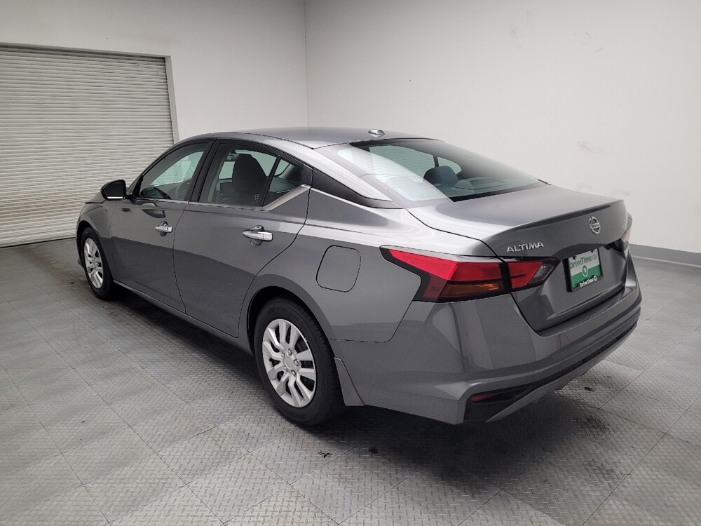 2019 Nissan Altima in Riverside, CA 92504 - 18142487 5