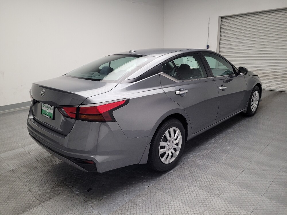 2019 Nissan Altima in Riverside, CA 92504 - 18142487 9