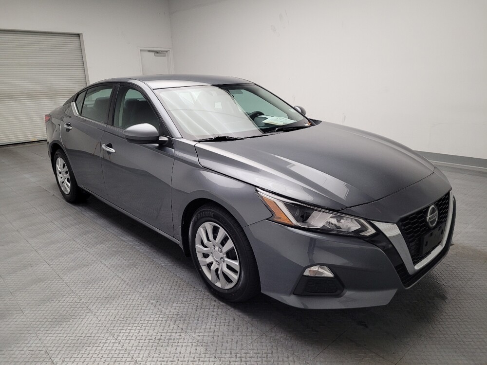 2019 Nissan Altima in Riverside, CA 92504 - 18142487 13