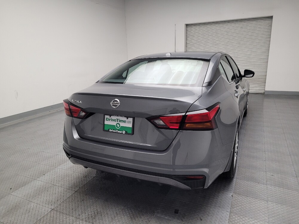 2019 Nissan Altima in Riverside, CA 92504 - 18142487 7