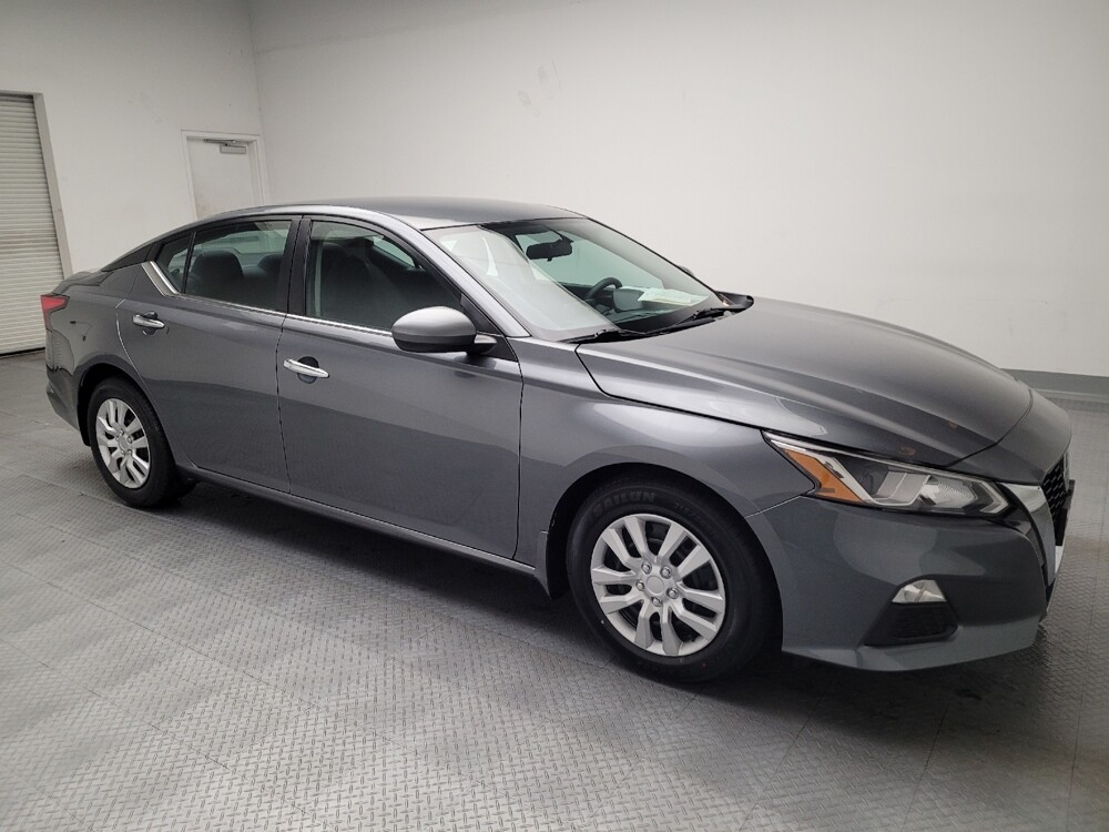 2019 Nissan Altima in Riverside, CA 92504 - 18142487 11