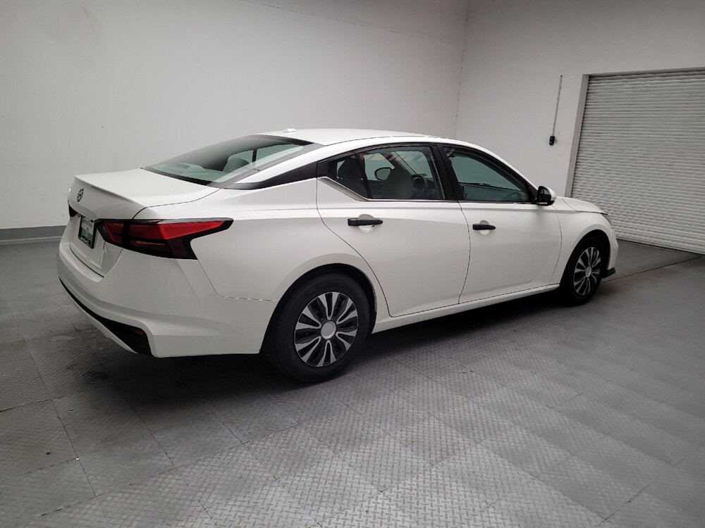 2019 Nissan Altima in Riverside, CA 92504 - 18142489 10