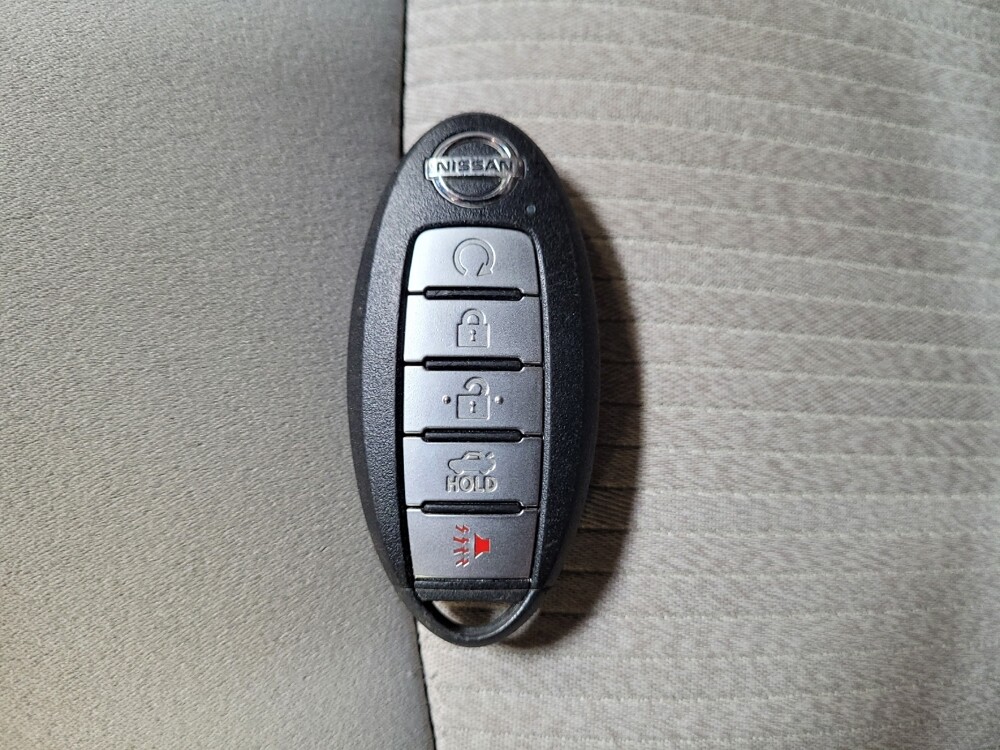 2019 Nissan Altima in Riverside, CA 92504 - 18142489 32