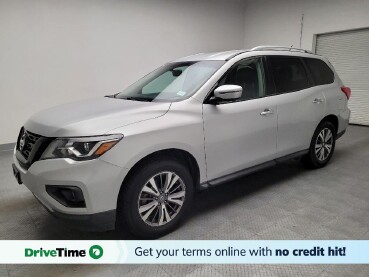 2017 Nissan Pathfinder in Riverside, CA 92504