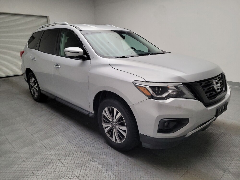 2017 Nissan Pathfinder in Riverside, CA 92504 - 18142498 13