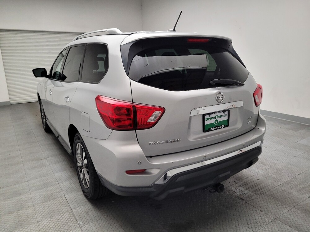 2017 Nissan Pathfinder in Riverside, CA 92504 - 18142498 6