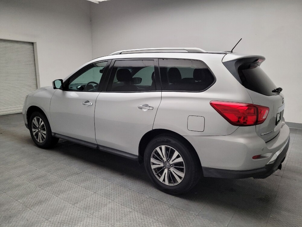 2017 Nissan Pathfinder in Riverside, CA 92504 - 18142498 3