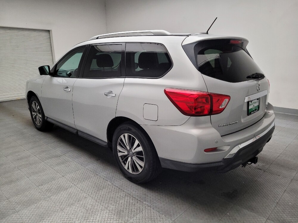 2017 Nissan Pathfinder in Riverside, CA 92504 - 18142498 5
