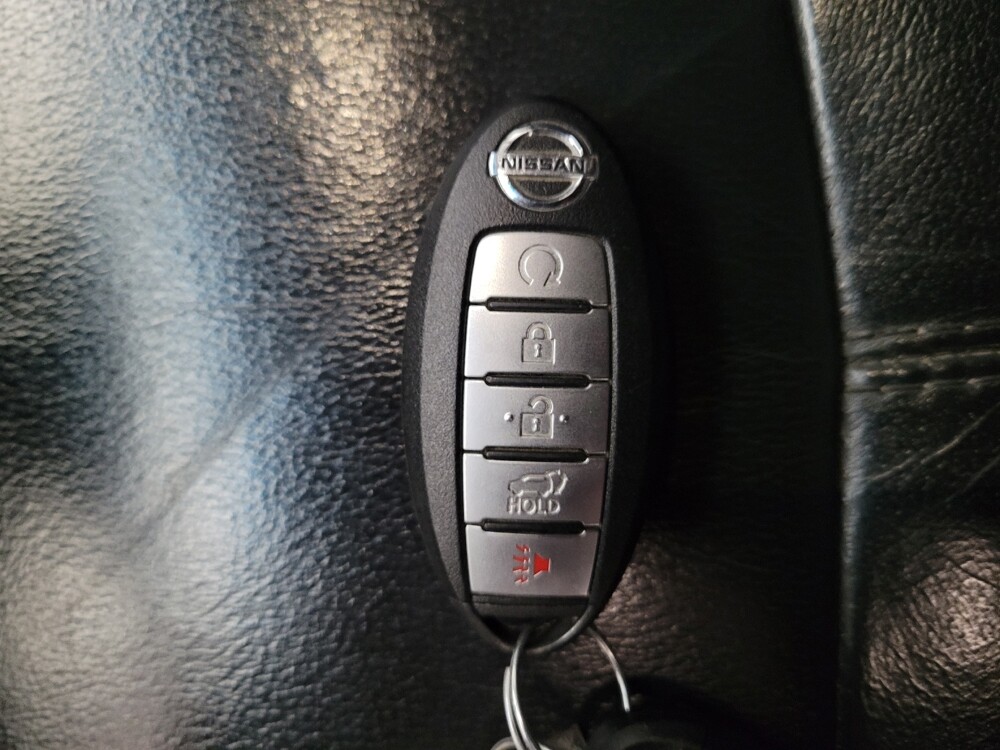 2017 Nissan Pathfinder in Riverside, CA 92504 - 18142498 33