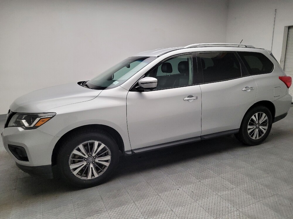 2017 Nissan Pathfinder in Riverside, CA 92504 - 18142498 2