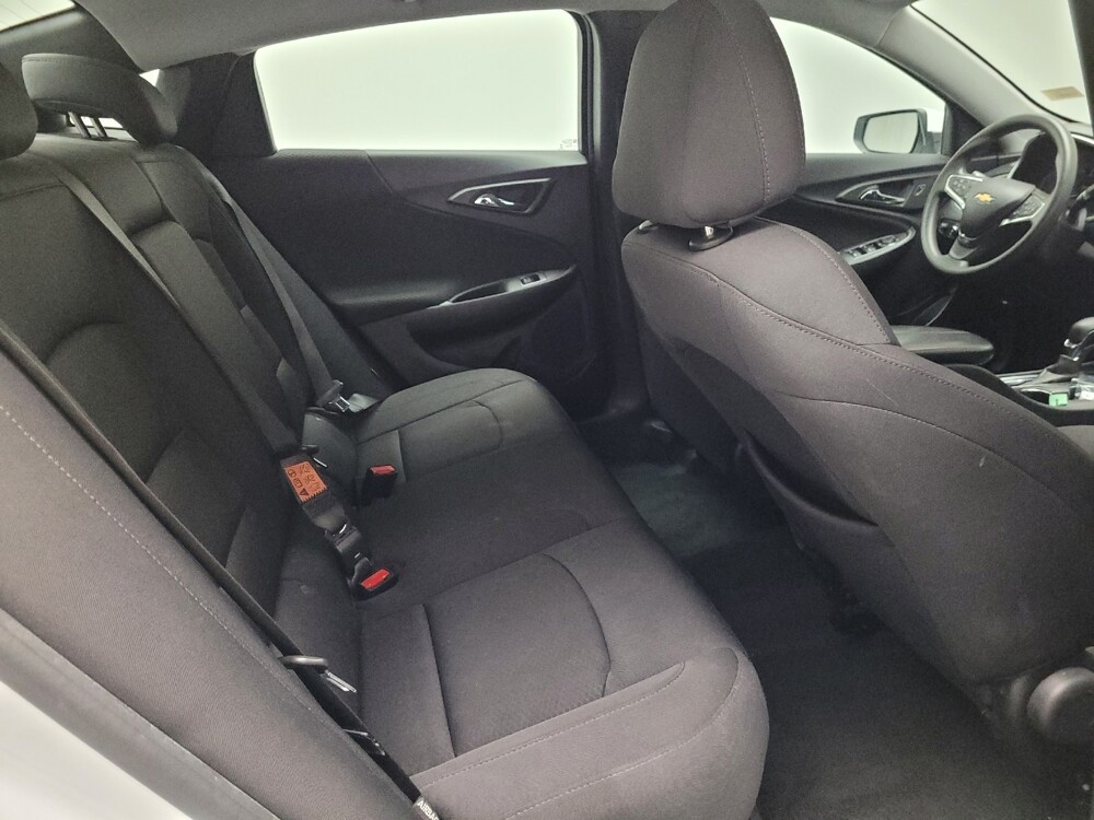 2023 Chevrolet Malibu in Riverside, CA 92504 - 18142501 19
