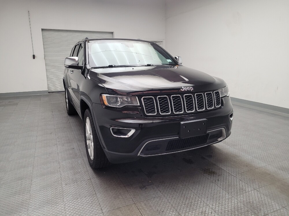 2017 Jeep Grand Cherokee in Montclair, CA 91763 - 18142502 14