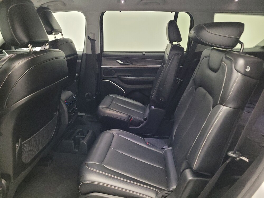 2023 Jeep Grand Cherokee L in Montclair, CA 91763 - 18142509 18
