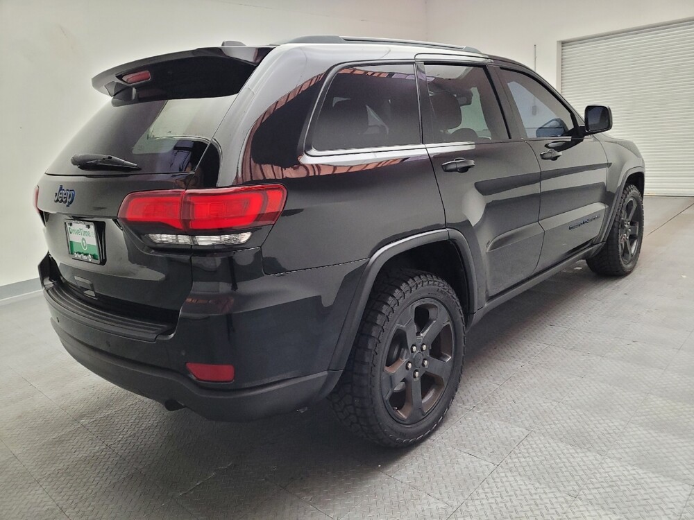 2018 Jeep Grand Cherokee in Fresno, CA 93726 - 18142510 9