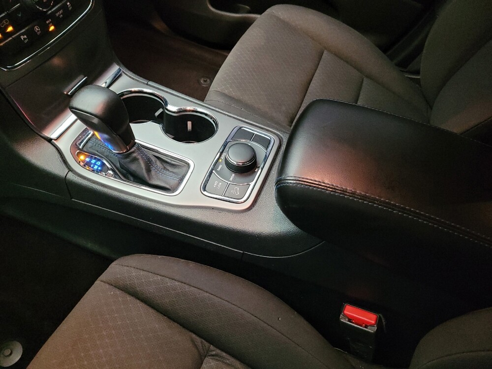 2018 Jeep Grand Cherokee in Fresno, CA 93726 - 18142510 26