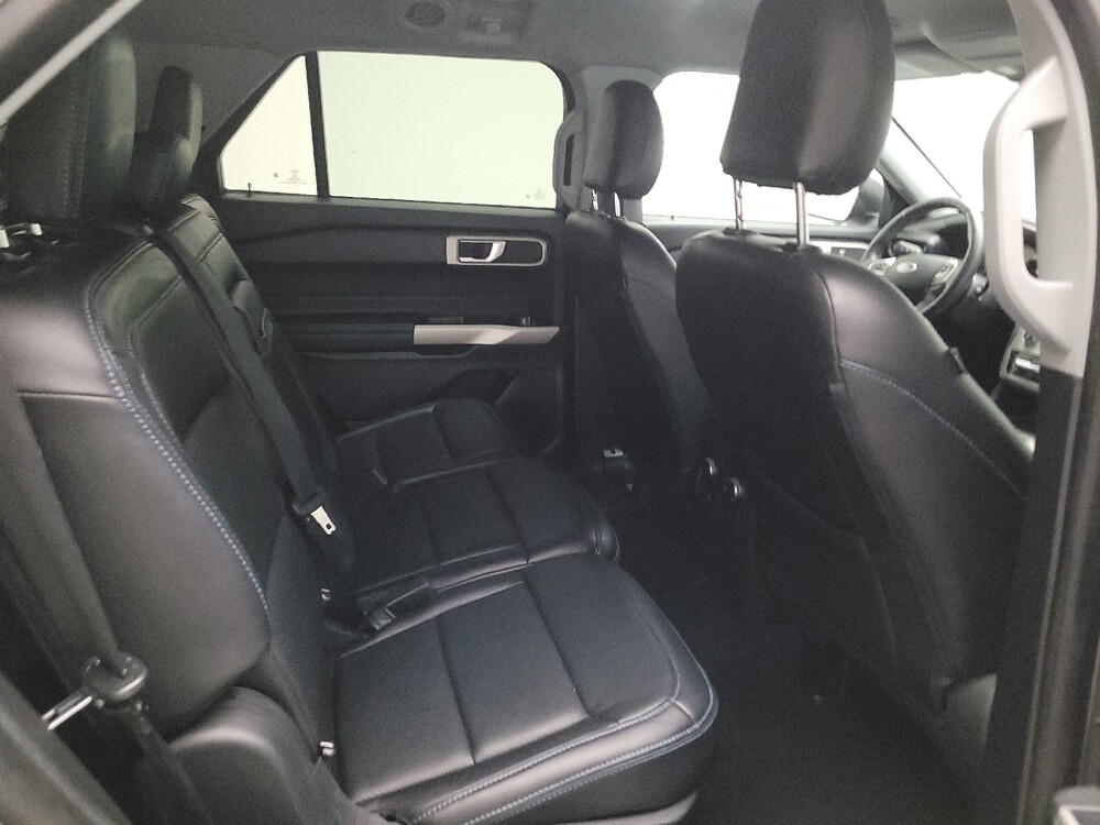 2021 Ford Explorer in Fresno, CA 93726 - 18142512 19
