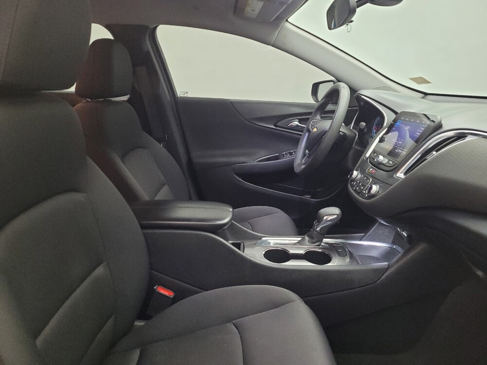 2021 Chevrolet Malibu in Columbus, OH 43228 - 18142517 21