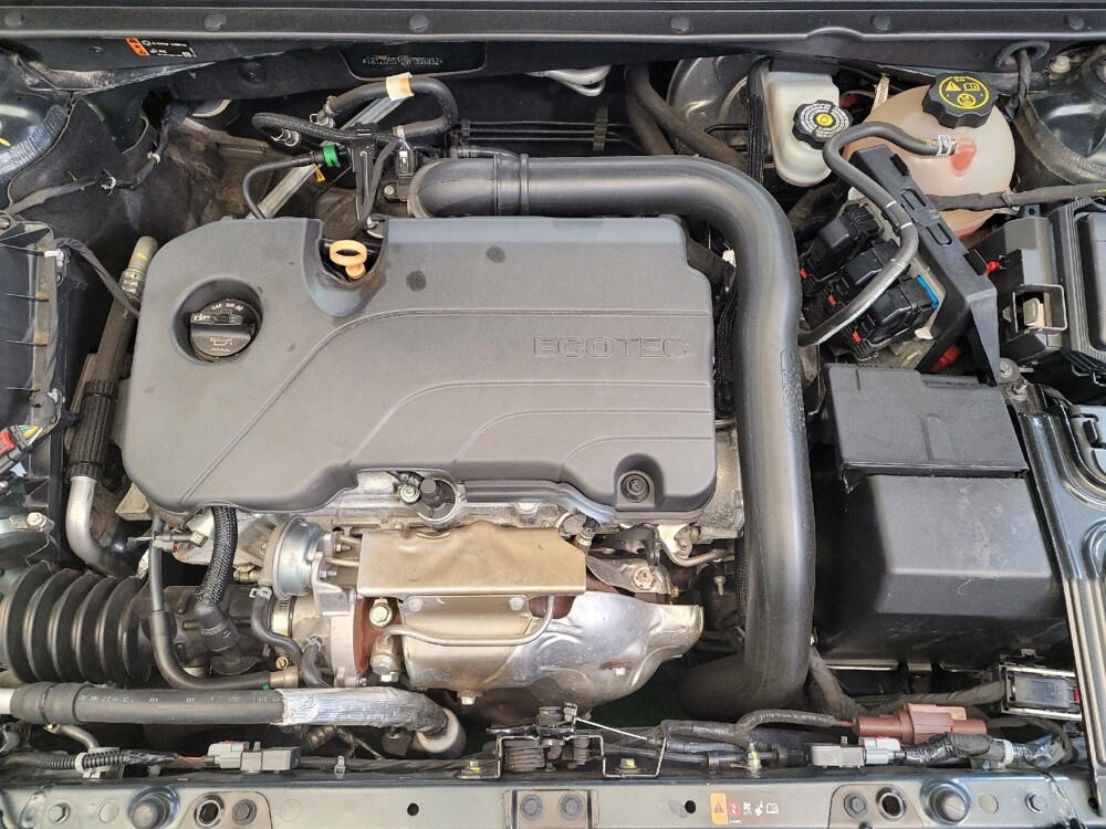 2021 Chevrolet Malibu in Columbus, OH 43228 - 18142517 30