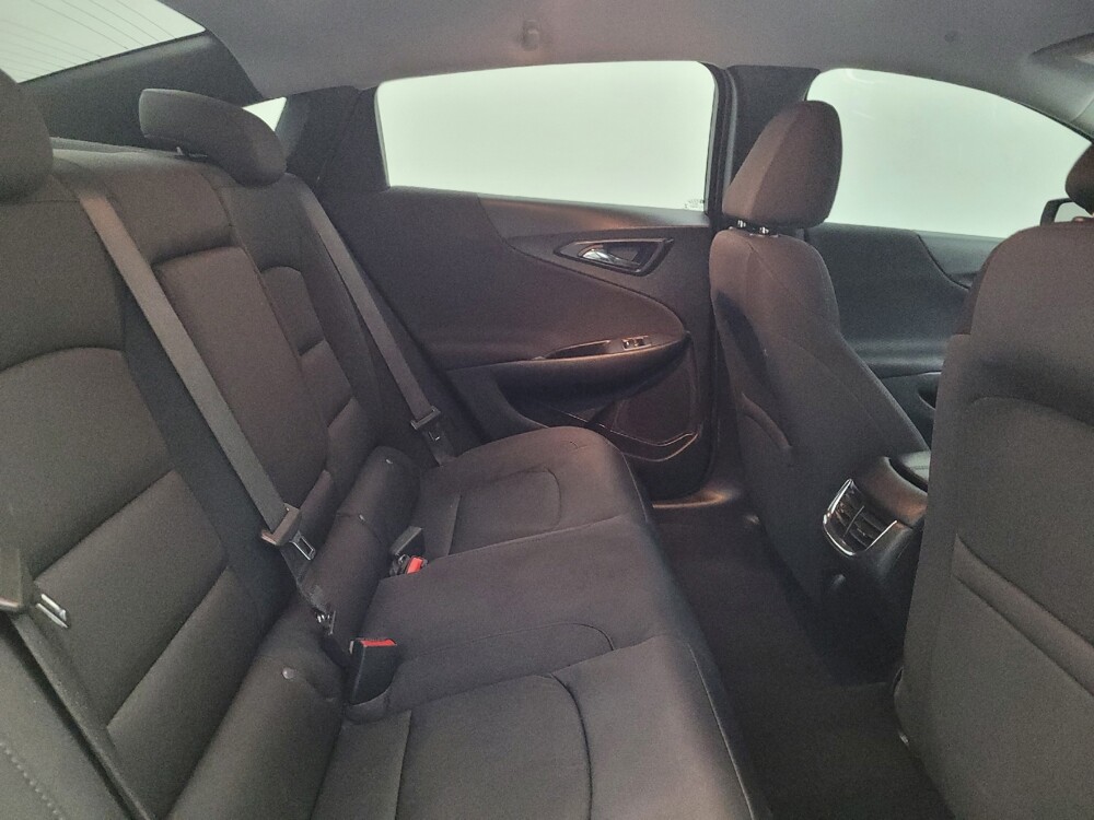 2021 Chevrolet Malibu in Columbus, OH 43228 - 18142517 19