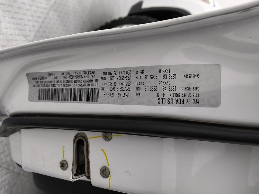 2019 Jeep Cherokee in Topeka, KS 66611 - 18142541 33