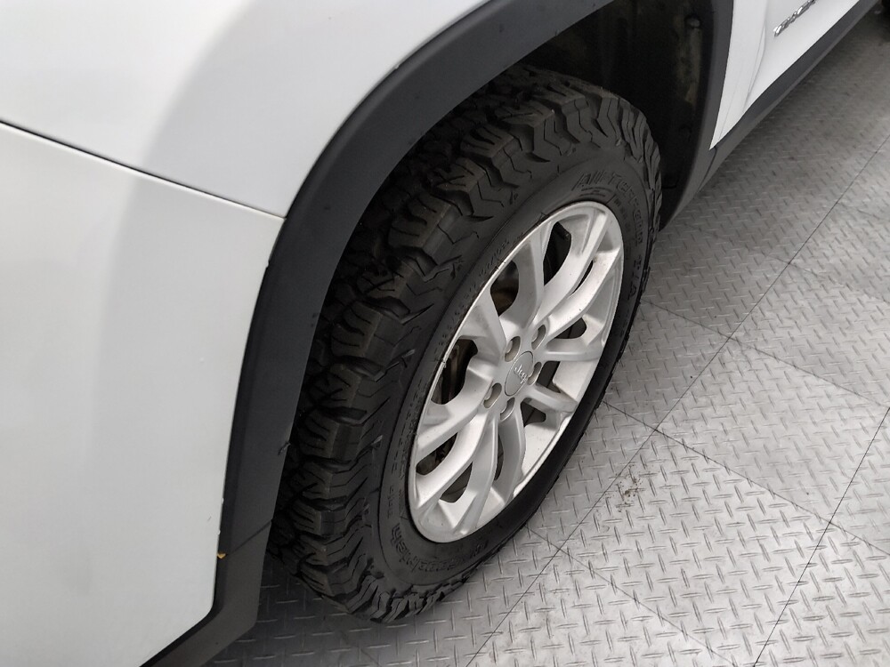 2019 Jeep Cherokee in Topeka, KS 66611 - 18142541 31