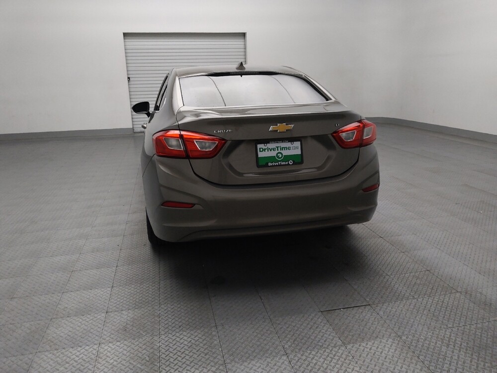 2019 Chevrolet Cruze in Tulsa, OK 74145 - 18142546 6