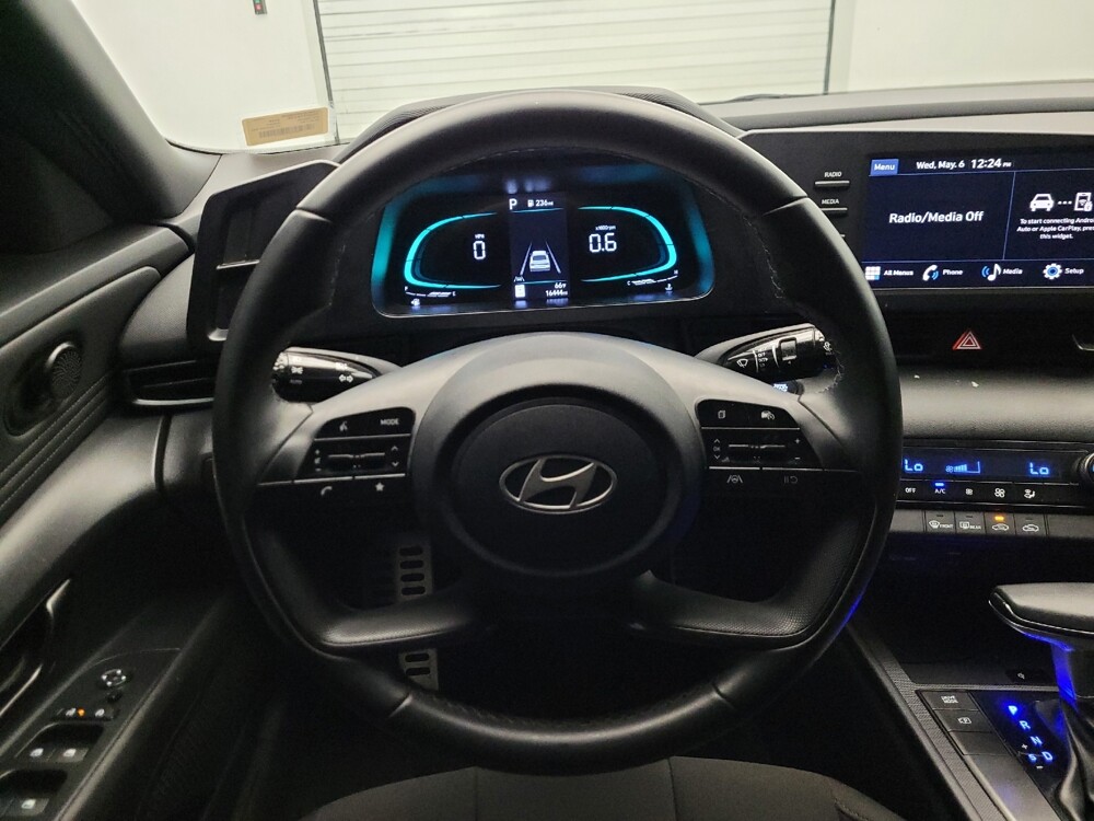 2025 Hyundai Elantra in Mesa, AZ 85210 - 18142580 22
