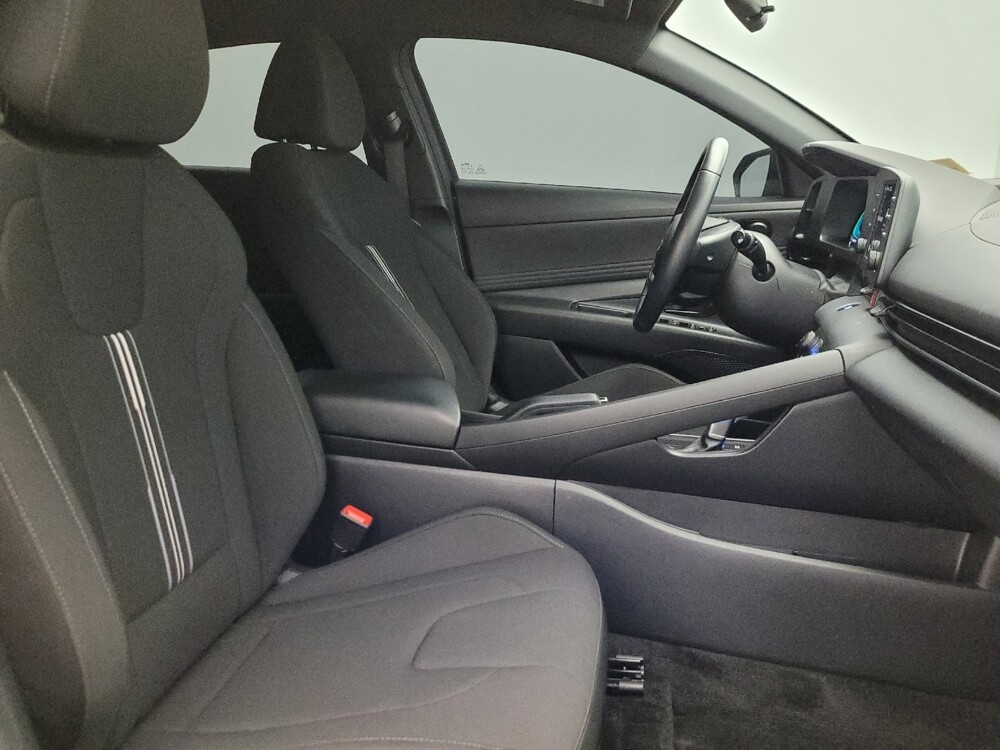 2025 Hyundai Elantra in Mesa, AZ 85210 - 18142580 21